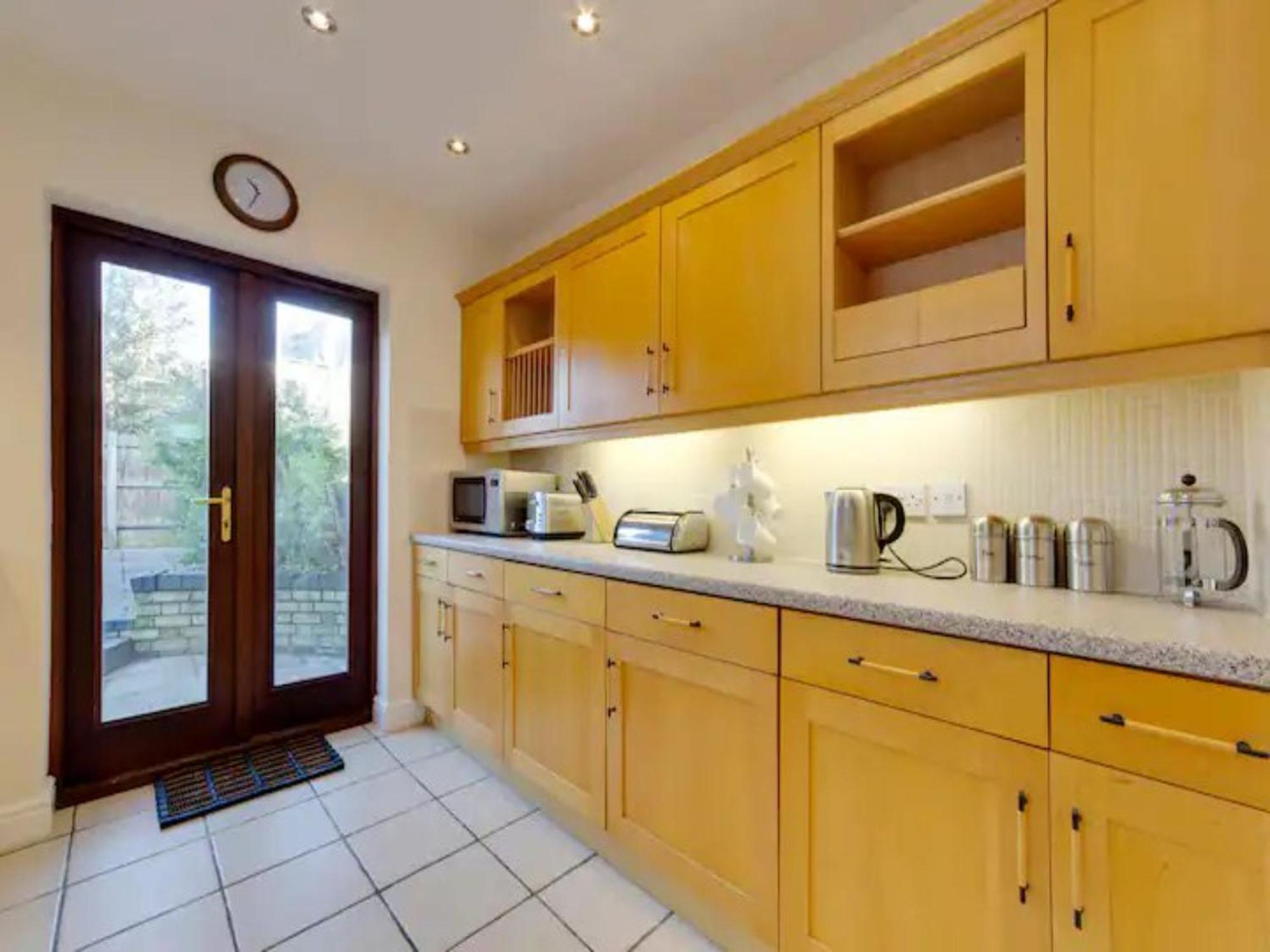Pass The Keys Modern And Spacious Terrace In