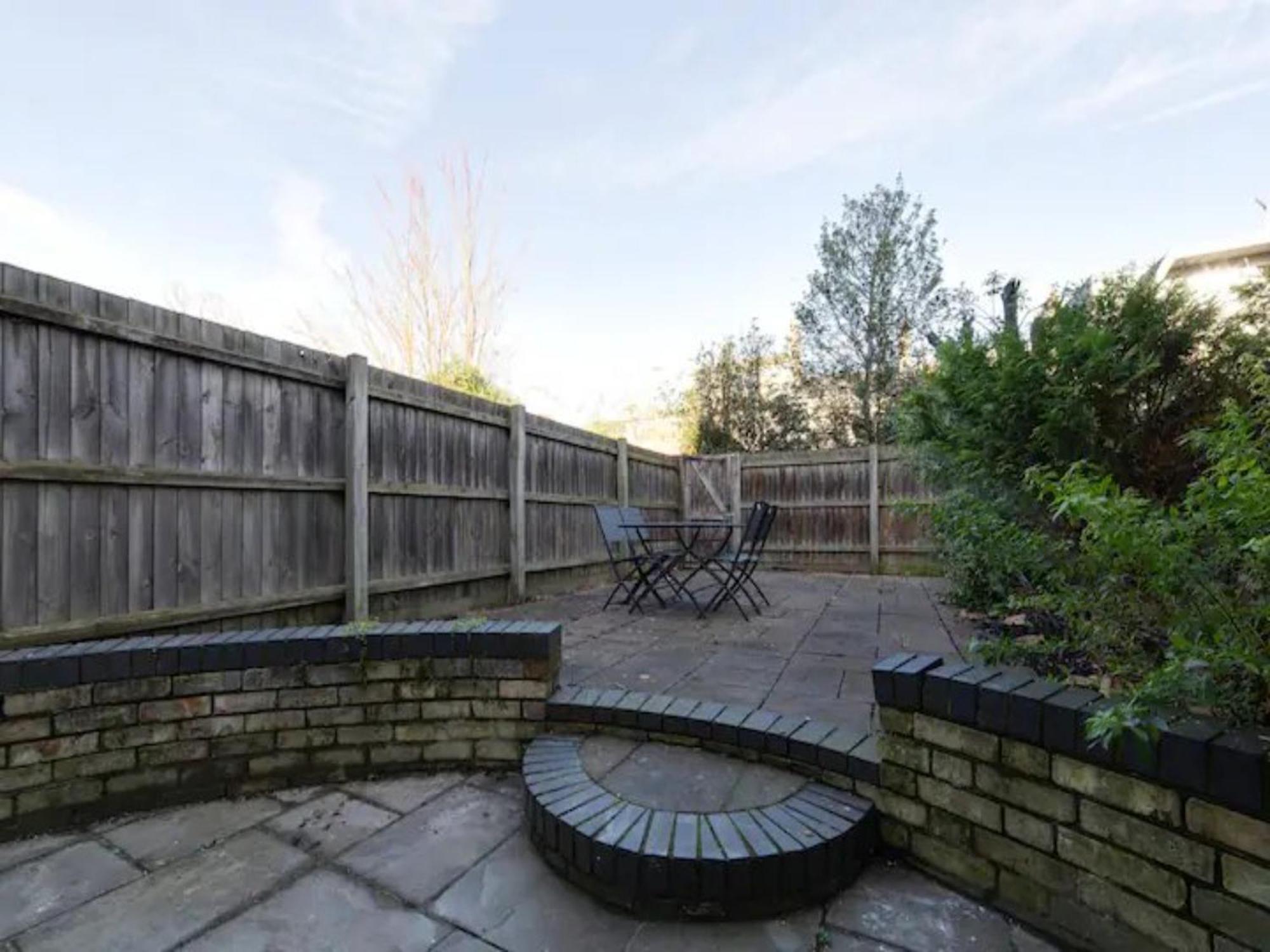 Pass The Keys Modern And Spacious Terrace In Holiday home Cambridge (Cambridgeshire)