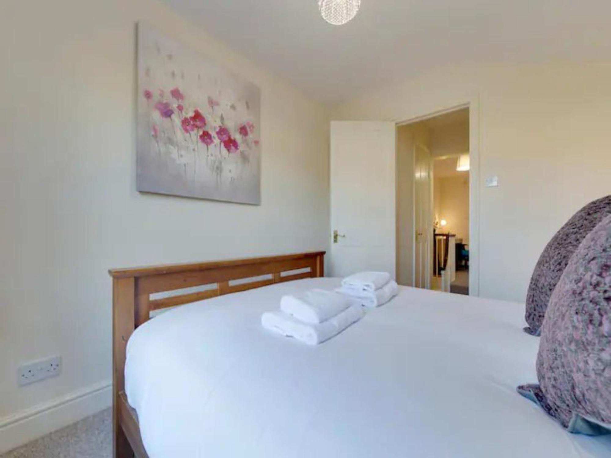 Pass The Keys Modern And Spacious Terrace In Holiday home
