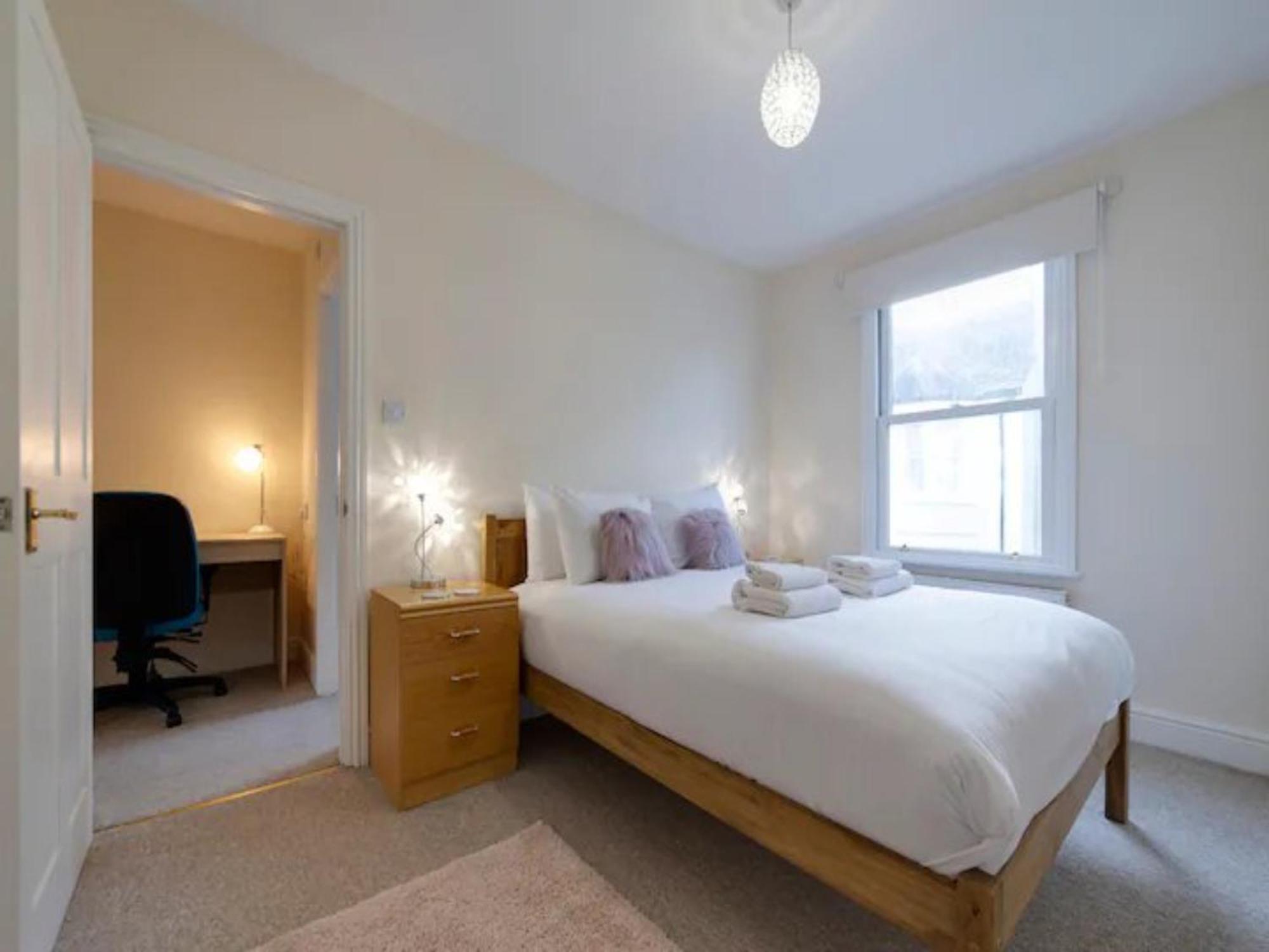 Pass The Keys Modern And Spacious Terrace In * Cambridge (Cambridgeshire)