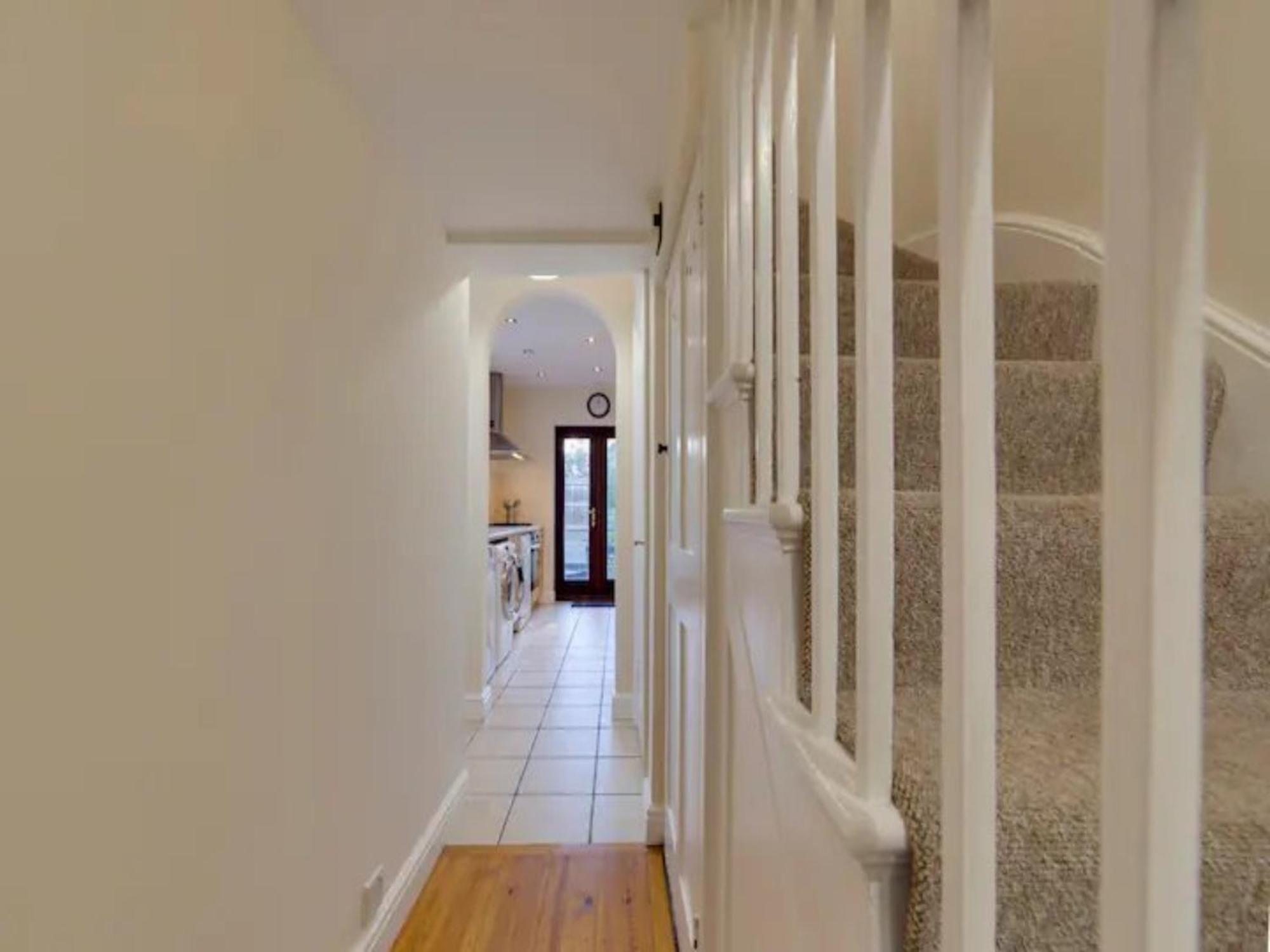 Pass The Keys Modern And Spacious Terrace In Cambridge CBG